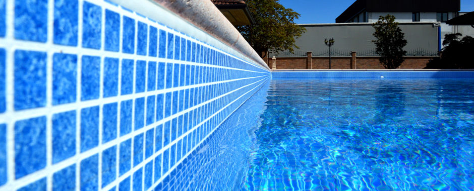 RENOLIT ALKORPLAN  is the best on site lining for new swimming pool and renovations
